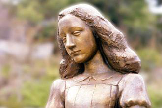 anne_bronze_t330-min.jpg
